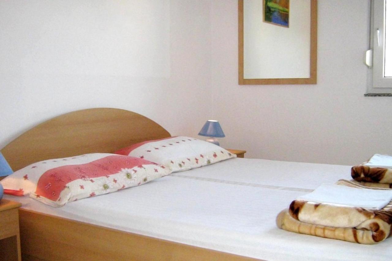 Family Friendly Apartments With A Swimming Pool Businci, Ciovo - 11232 Trogir Exterior foto