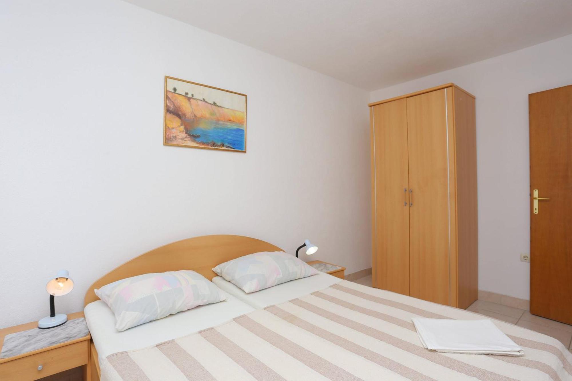 Family Friendly Apartments With A Swimming Pool Businci, Ciovo - 11232 Trogir Zimmer foto