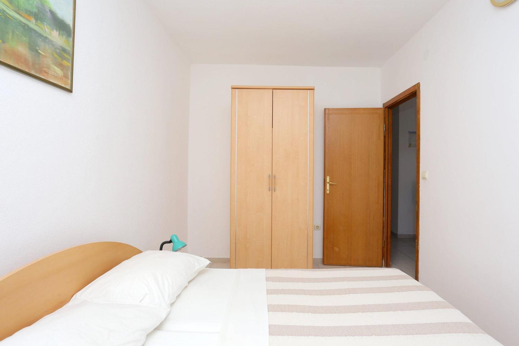 Family Friendly Apartments With A Swimming Pool Businci, Ciovo - 11232 Trogir Zimmer foto