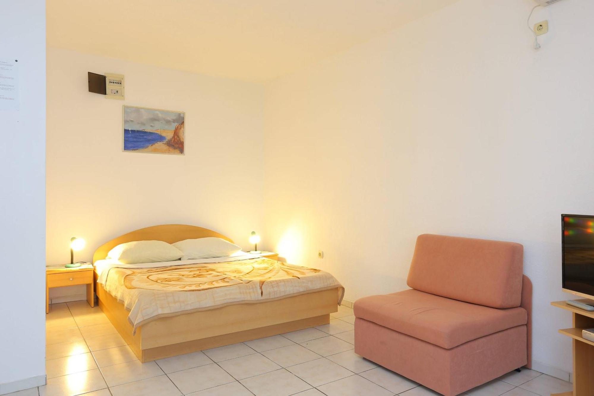 Family Friendly Apartments With A Swimming Pool Businci, Ciovo - 11232 Trogir Exterior foto