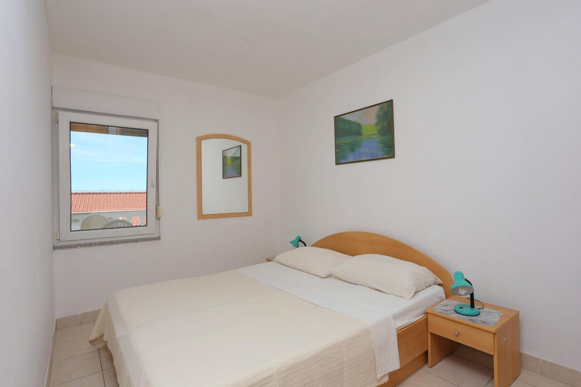 Family Friendly Apartments With A Swimming Pool Businci, Ciovo - 11232 Trogir Exterior foto