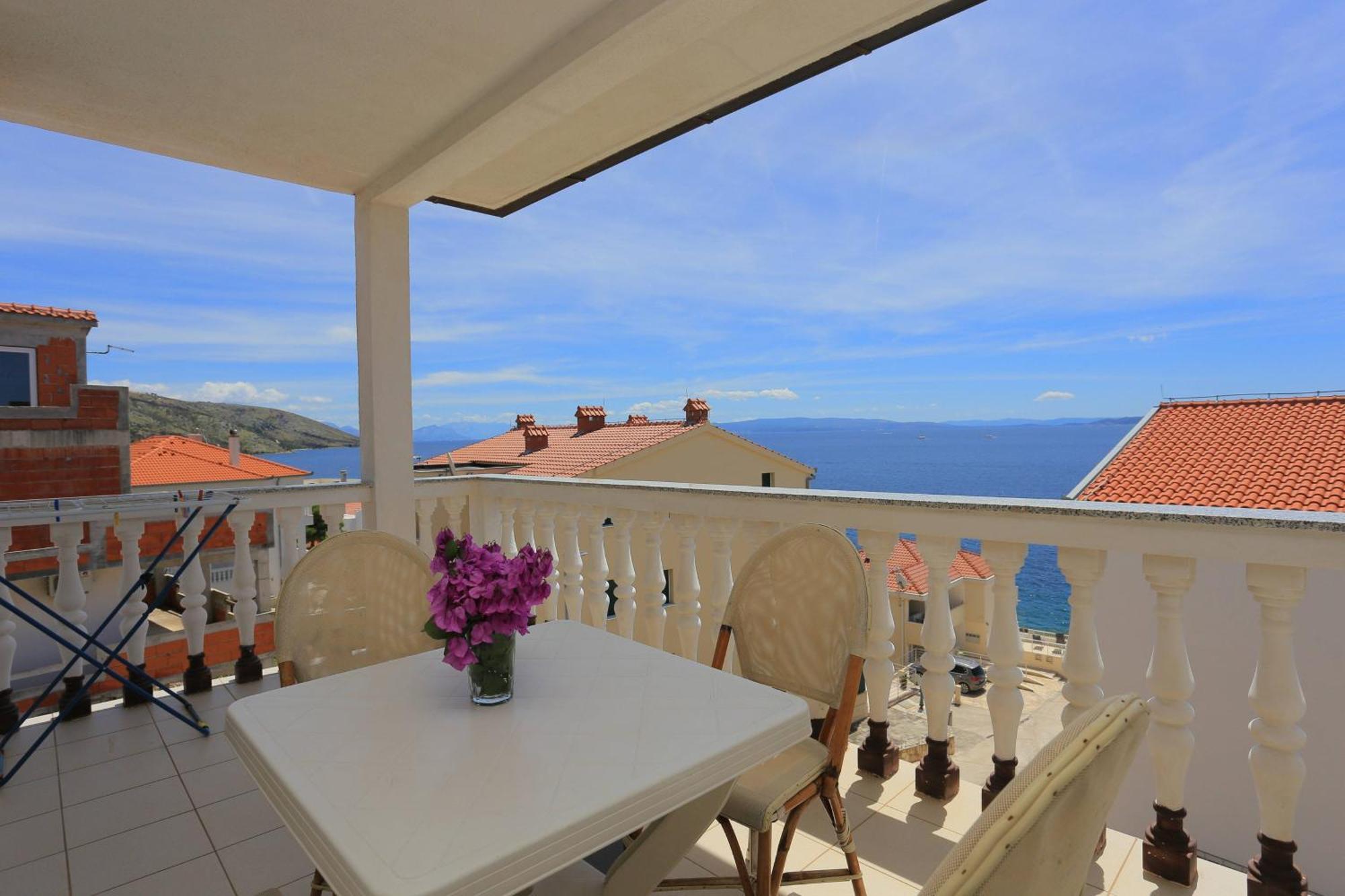 Family Friendly Apartments With A Swimming Pool Businci, Ciovo - 11232 Trogir Exterior foto