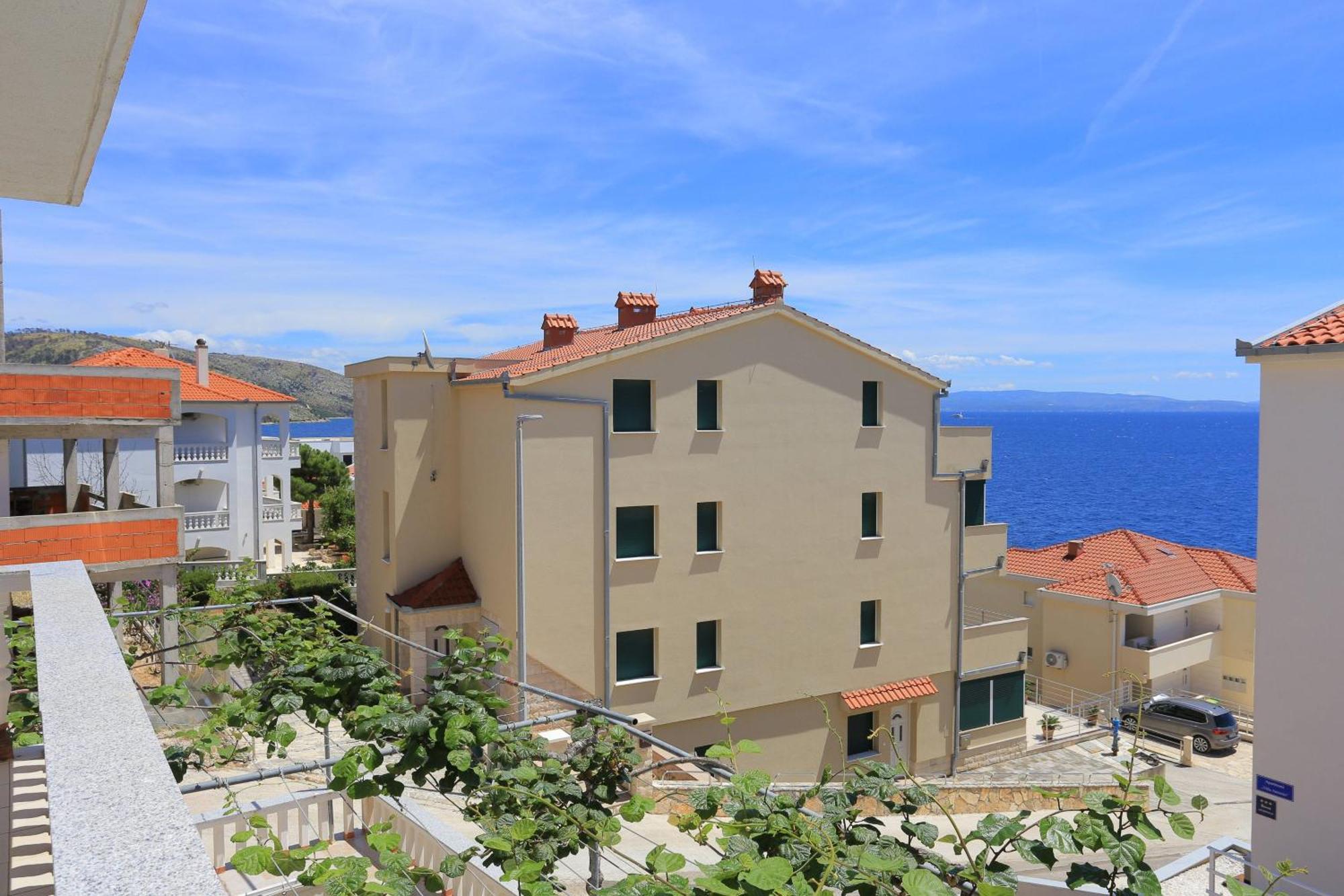 Family Friendly Apartments With A Swimming Pool Businci, Ciovo - 11232 Trogir Exterior foto